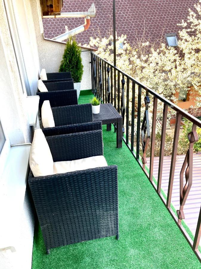 City Apartment Sturovo Exterior foto