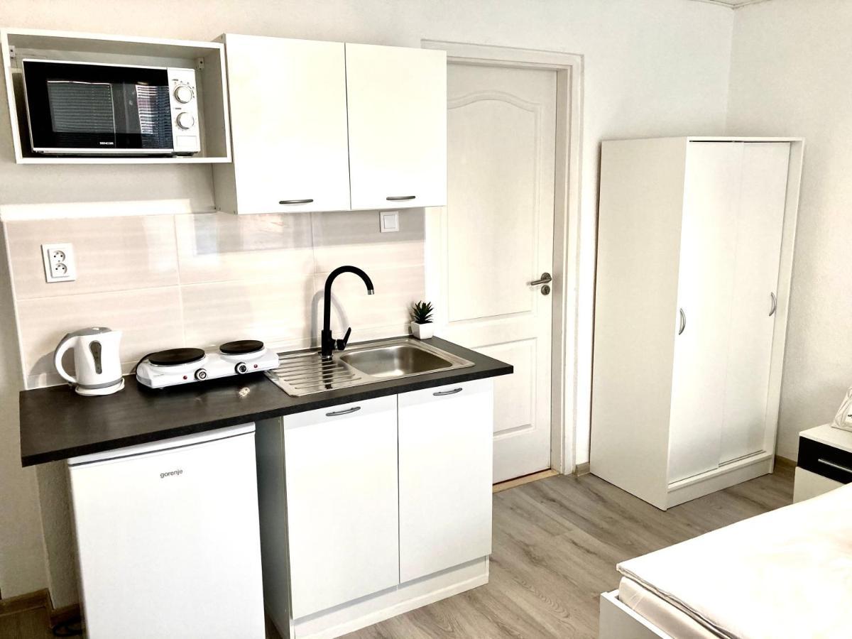 City Apartment Sturovo Exterior foto
