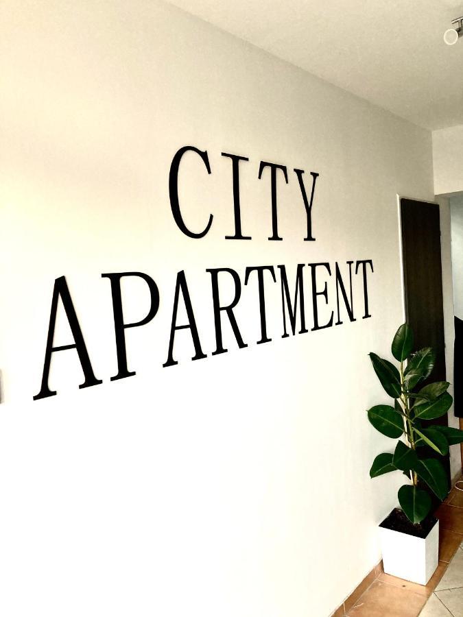 City Apartment Sturovo Exterior foto
