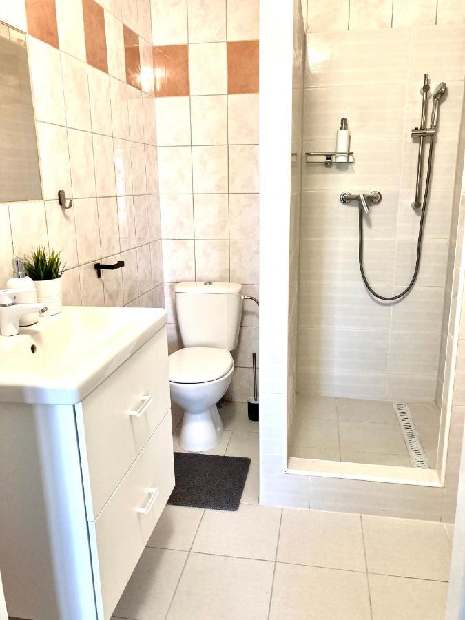 City Apartment Sturovo Exterior foto