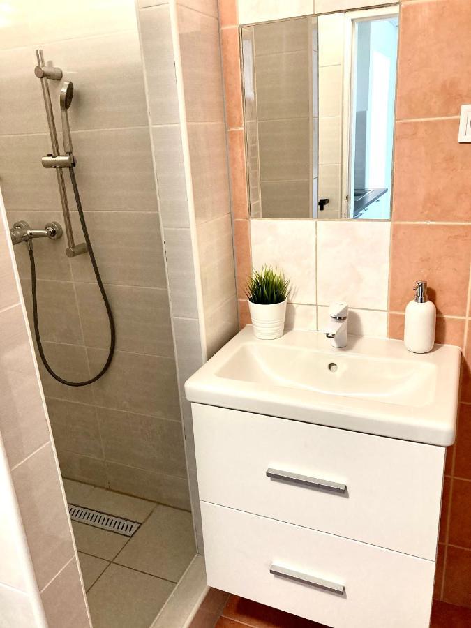 City Apartment Sturovo Exterior foto