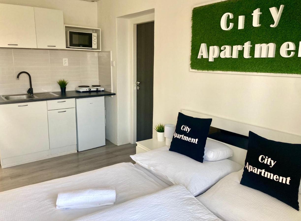 City Apartment Sturovo Exterior foto