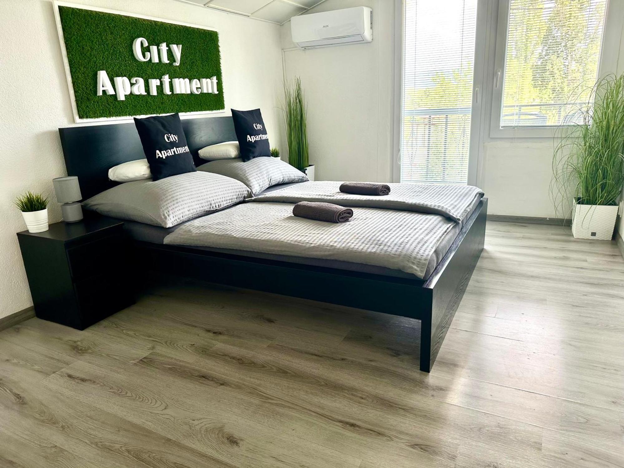 City Apartment Sturovo Exterior foto
