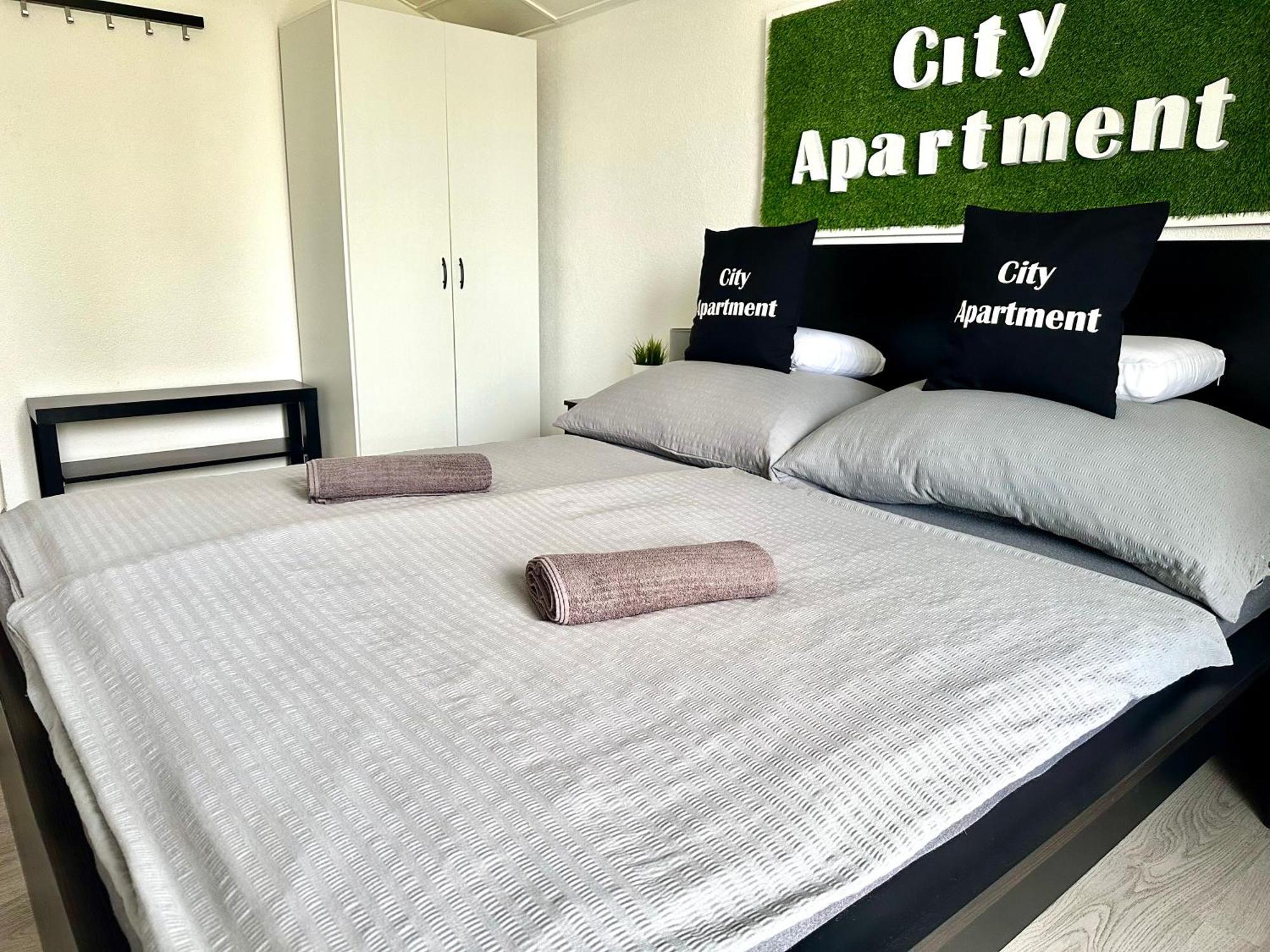 City Apartment Sturovo Exterior foto