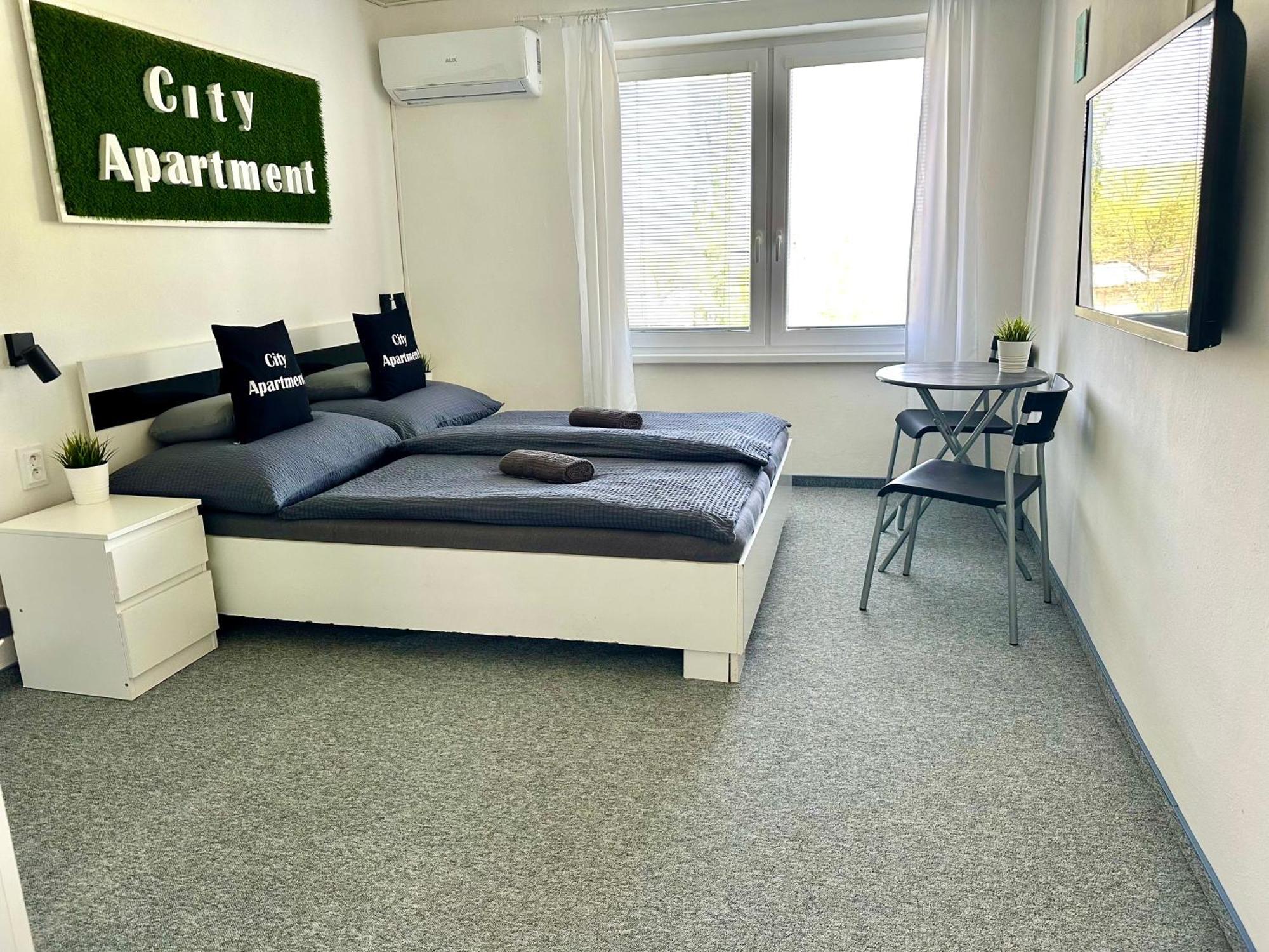 City Apartment Sturovo Exterior foto